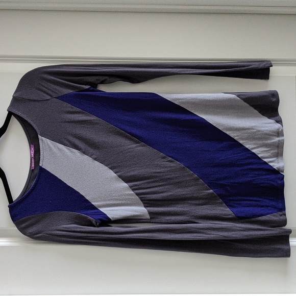 Tunic Top in small - Picture 1 of 3